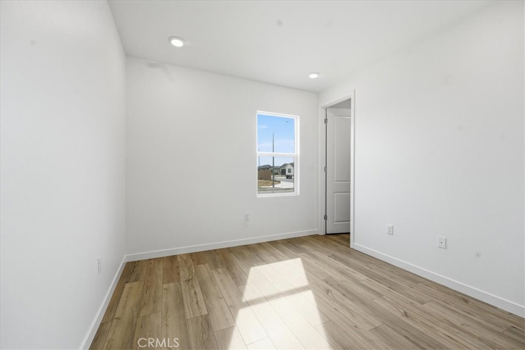 42957 56th Street West Lancaster, CA 93536 - Photo 18 of 40 a view of room