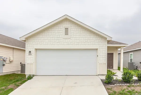 $1,700 | 5631 Pearl Meadow, Converse, TX 78109
