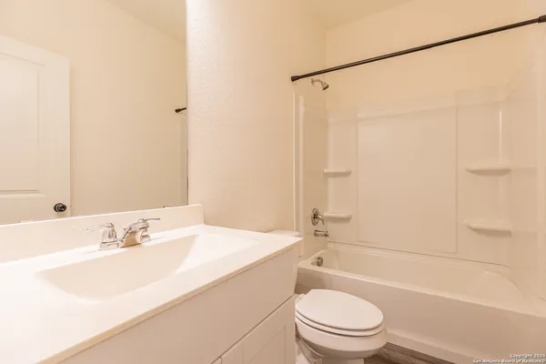 $1,700 | 5631 Pearl Meadow, Converse, TX 78109