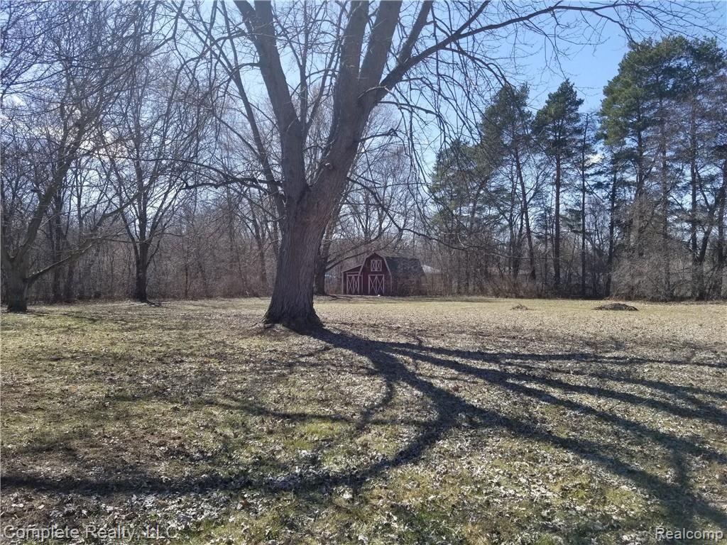 1400 South Genesee Road Burton, MI 48509 - Photo 5 of 33 20190403_142511.jpg