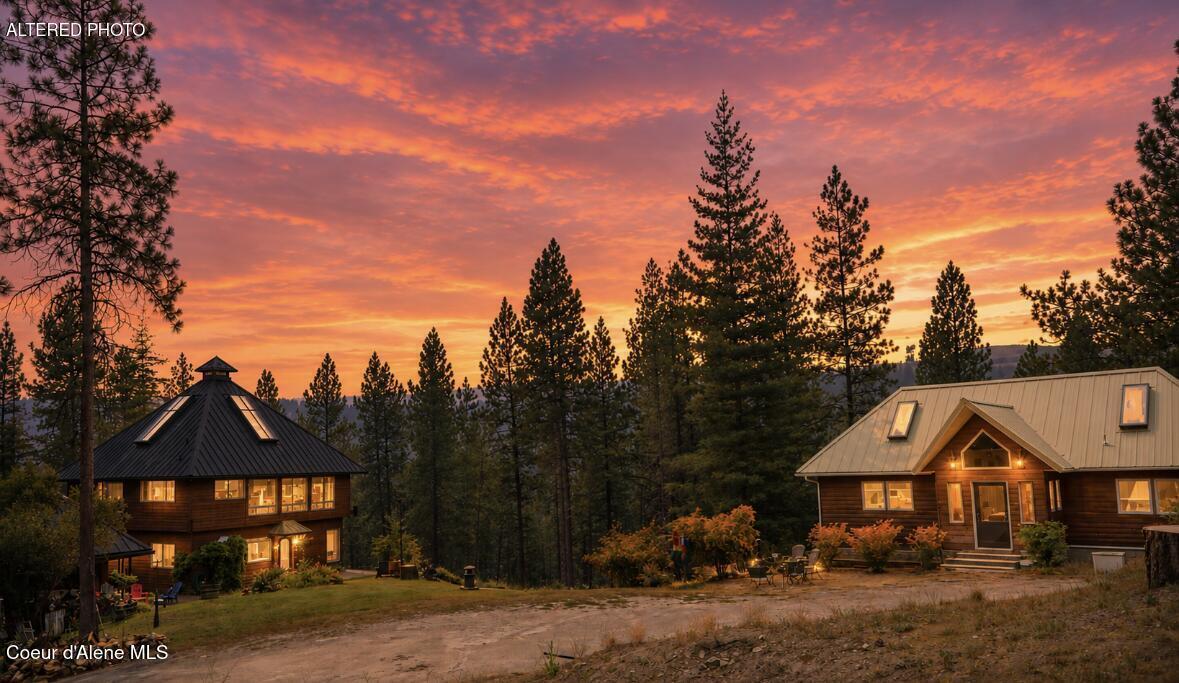 483 Paradise Road Pinehurst, ID 83850 - Photo 1 of 81 House with Sunset View