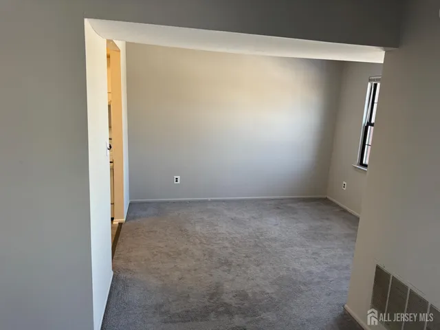 $2,400 | 251 Alpine Way, Unit 251C, Woodbridge, NJ 07095