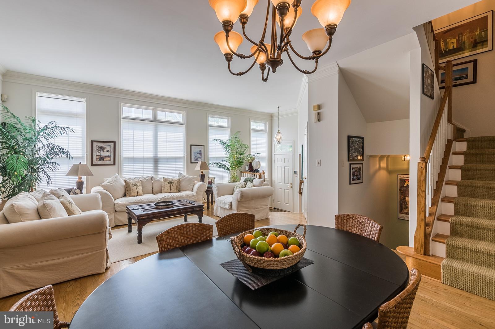 20672 Riptide Square Sterling, VA 20165 - Photo 11 of 30 Bright Dining Room and Living Room