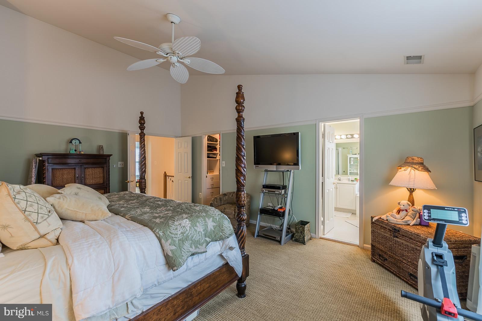 20672 Riptide Square Sterling, VA 20165 - Photo 16 of 30 View of Owners Suite to Luxury Bathroom