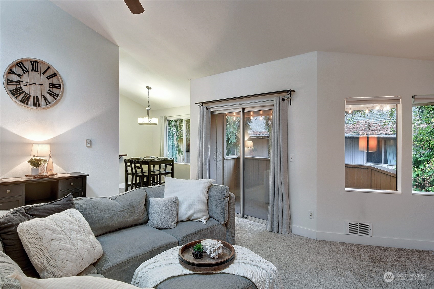 7901 196th Street Southwest, Unit 2 Edmonds, WA 98026 - Photo 4 of 16 Gallery Image 4
