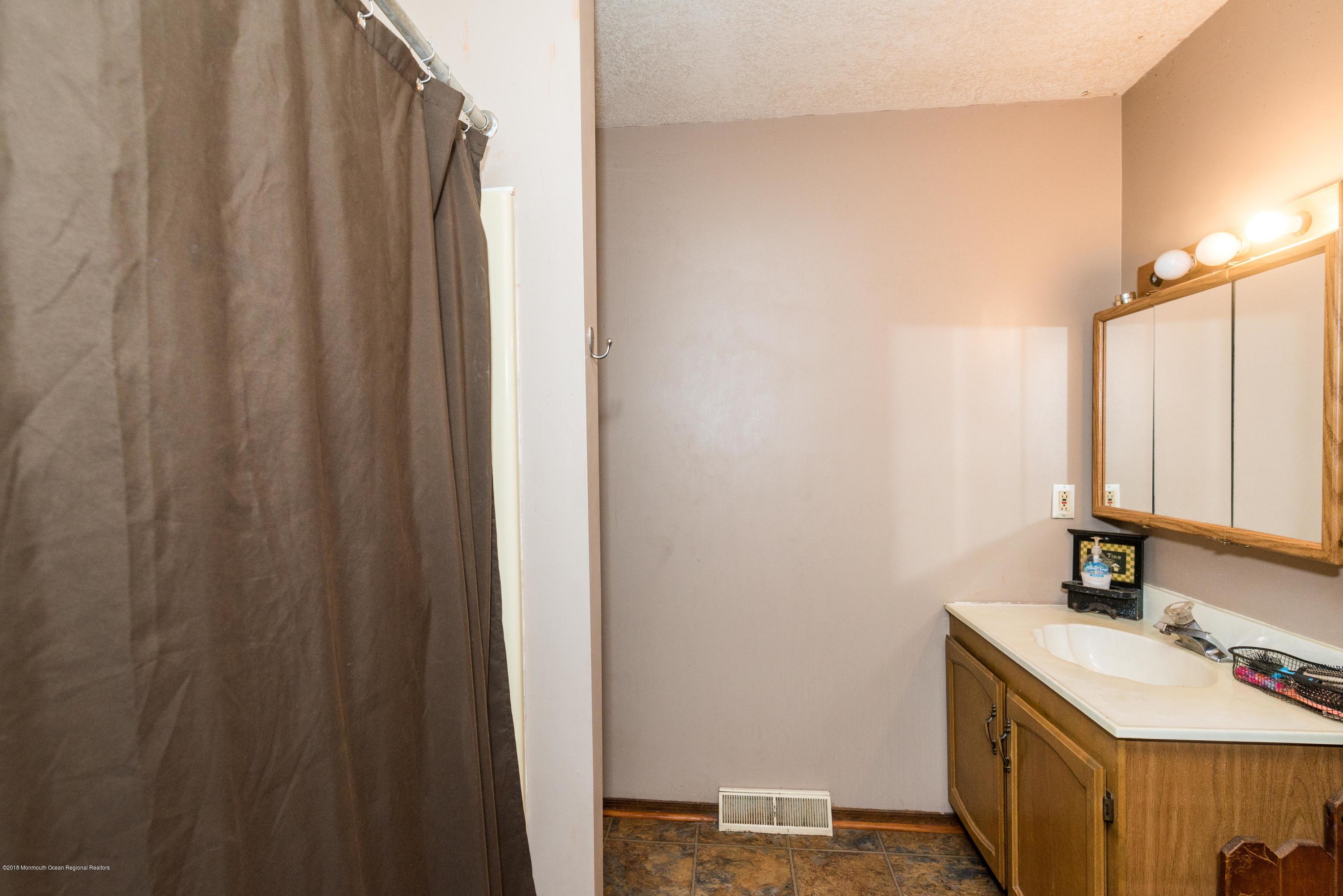 631 Monmouth Road Cream Ridge, NJ 08514 - Photo 12 of 18 Master Bathroom