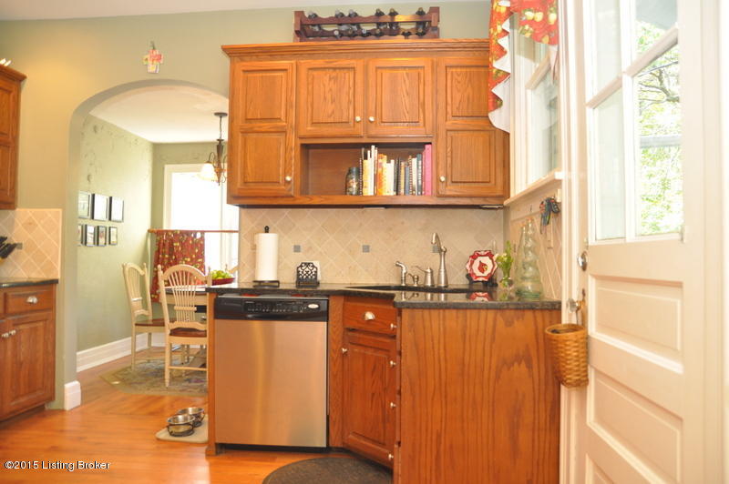 2372 Valley Vista Road Louisville, KY 40205 - Photo 16 of 59 DSC_0036