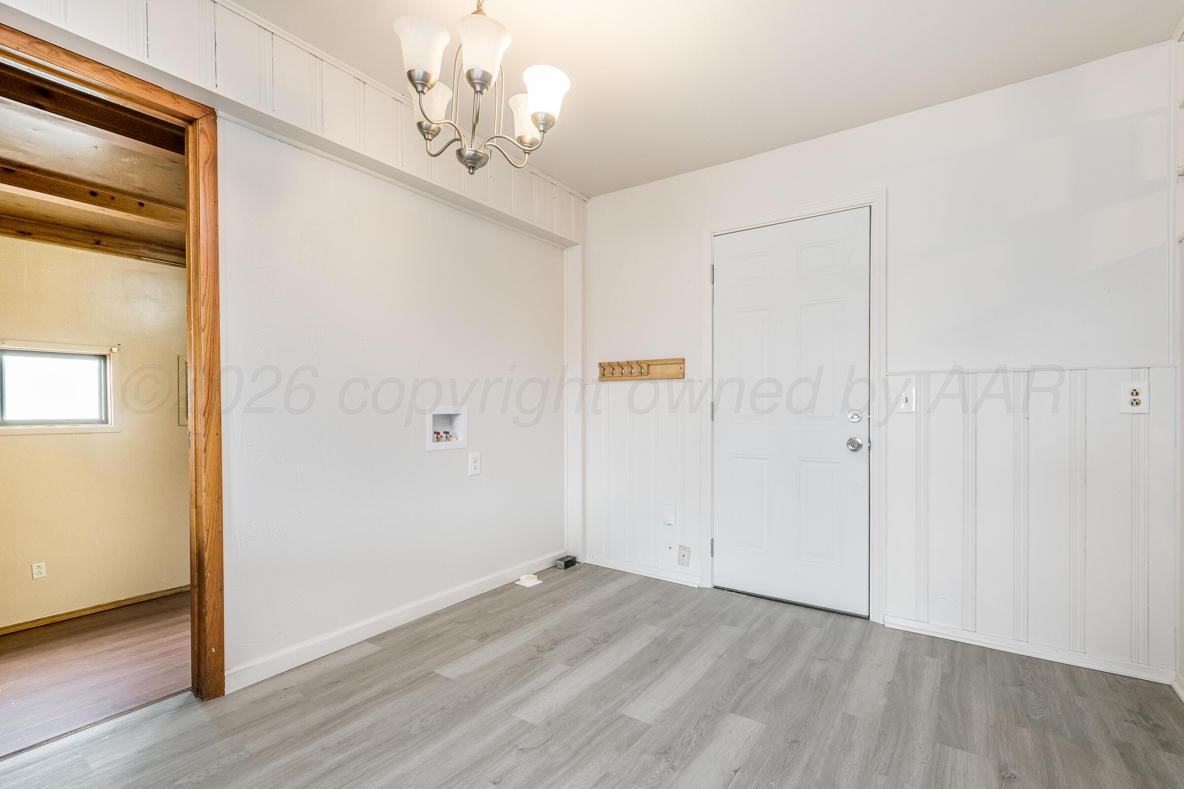 3609 South Travis Street Amarillo, TX 79110 - Photo 8 of 21 3609 S Travis St 14