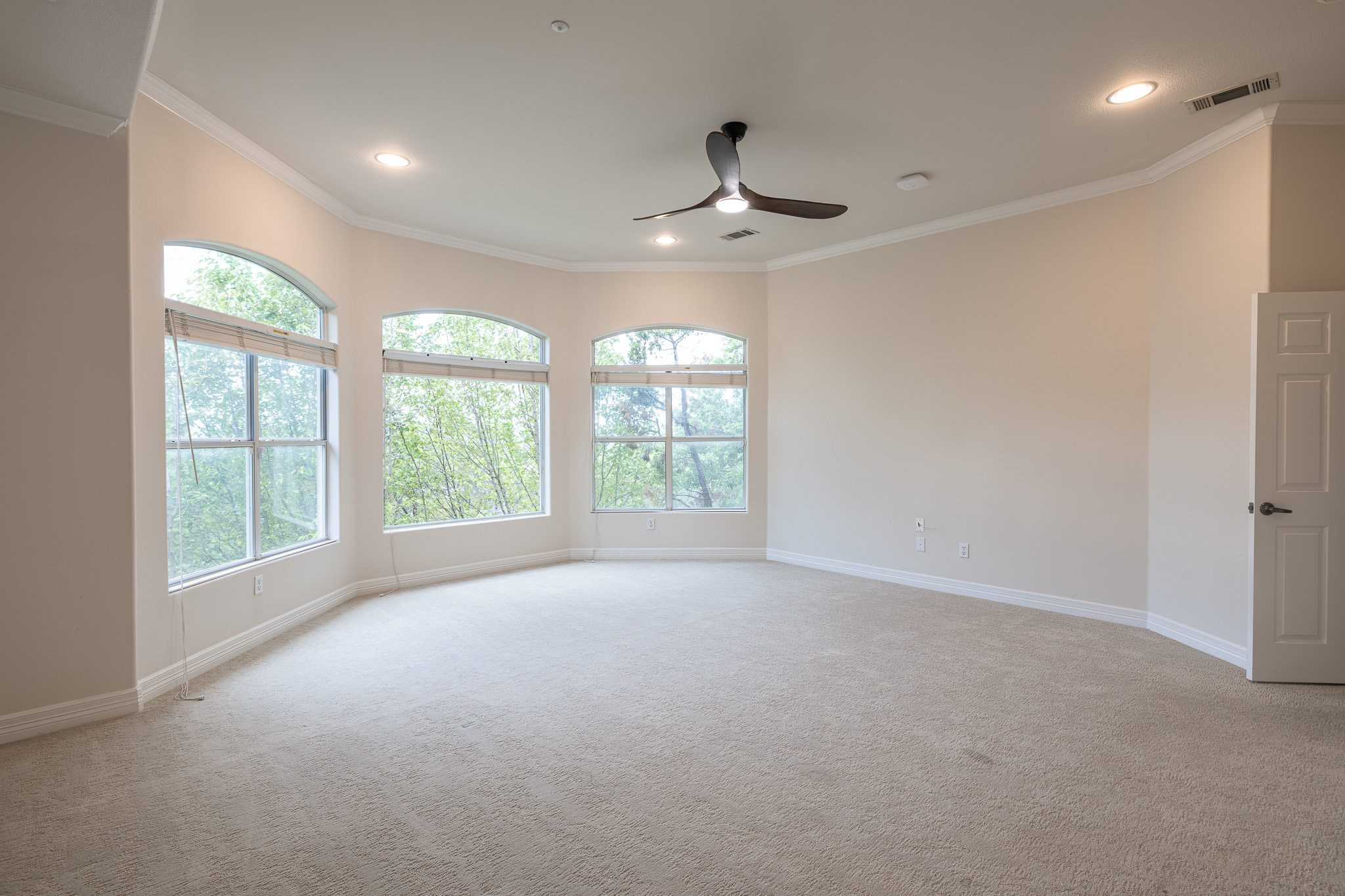 2906 Mill Reef Cove Austin, TX 78746 - Photo 23 of 38 Primary suite