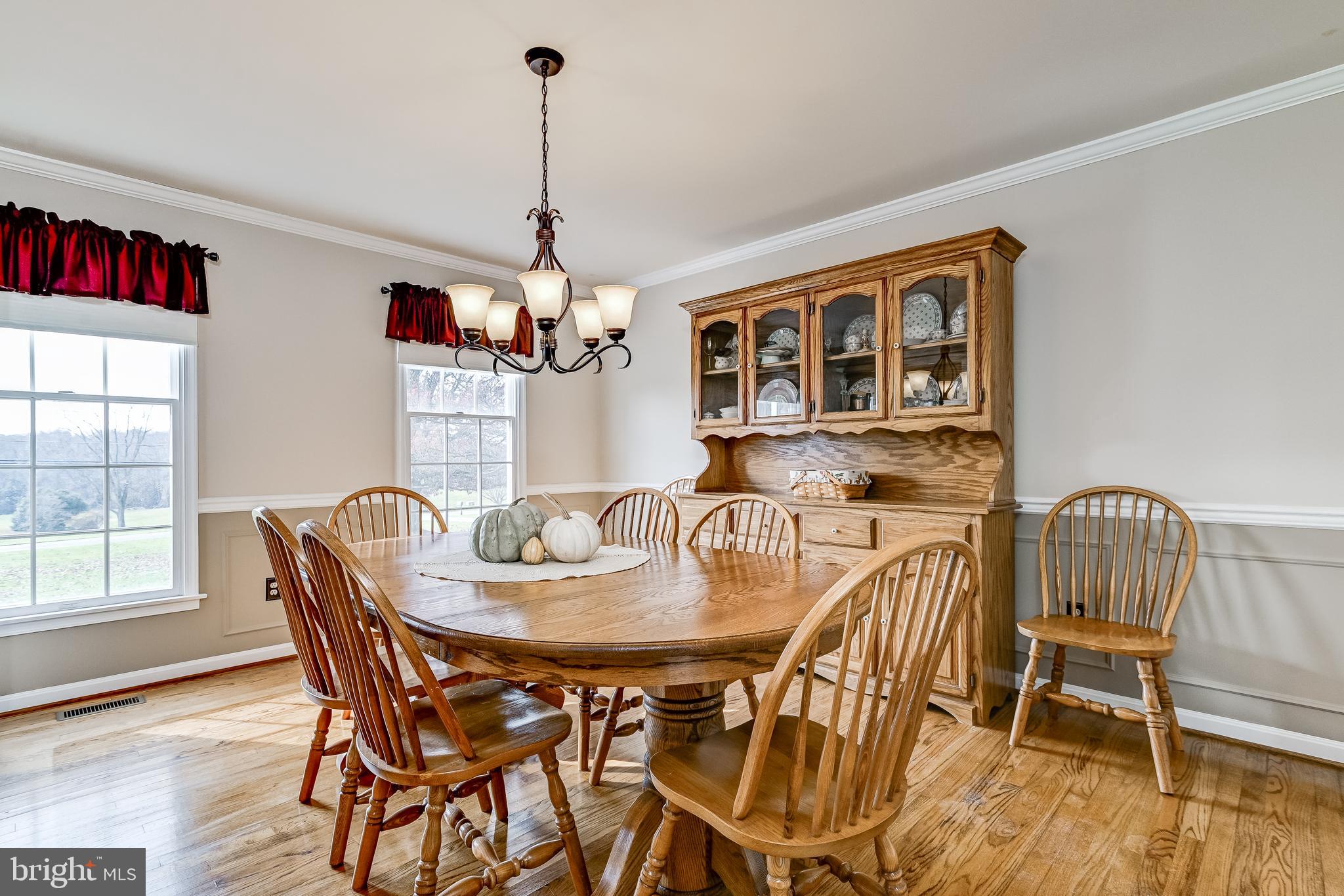 4739 Linthicum Road Dayton, MD 21036 - Photo 11 of 55 Crown moulding and chair rail
