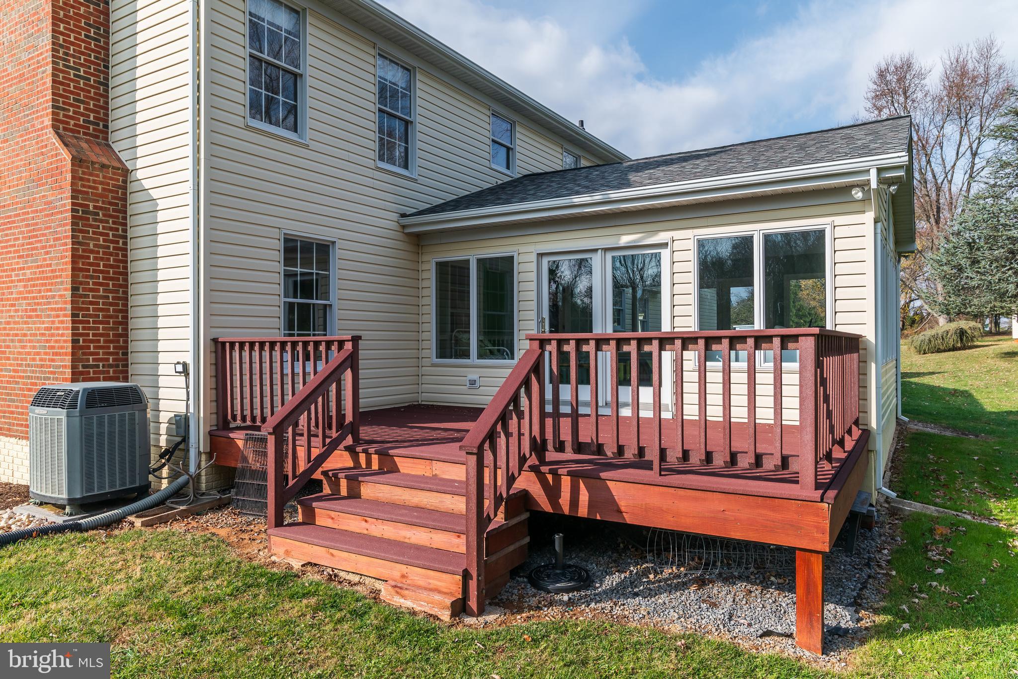 4739 Linthicum Road Dayton, MD 21036 - Photo 51 of 55 Composite decking