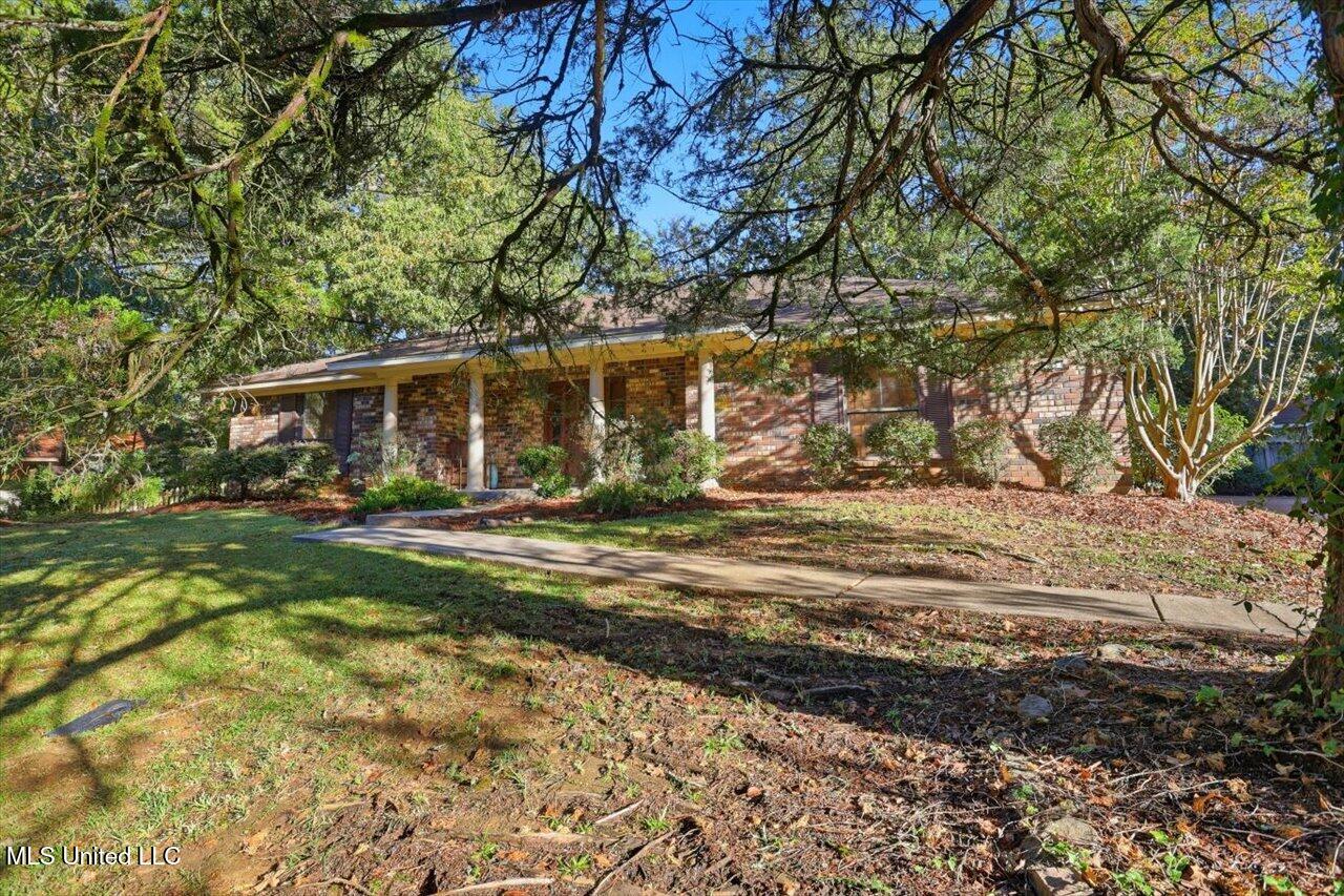 43 Sunline Court Brandon, MS 39042 - Photo 3 of 28 03-43 Sunline Ct _ Home Tours MS