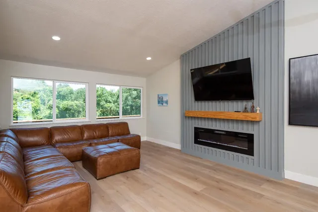 $570,000 | 892 River Bluff Drive, Oakdale, CA 95361