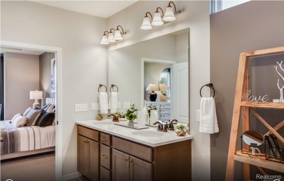 3065 Wyvern Road Lake Orion, MI 48359 - Photo 12 of 15 Primary Suite Bath