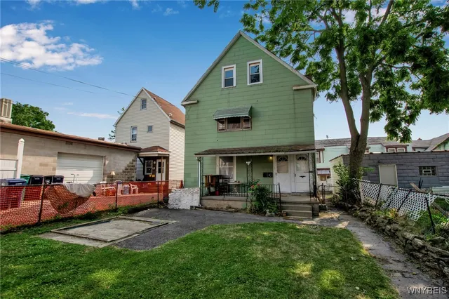 $109,900 | 563 Tronolone Place, Niagara Falls, NY 14301