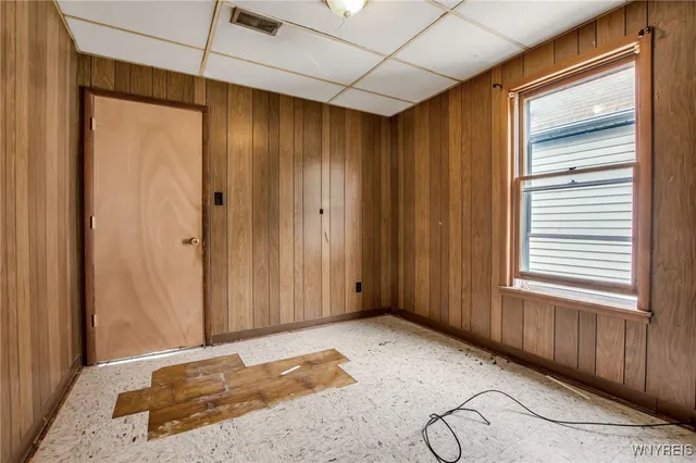 $109,900 | 563 Tronolone Place, Niagara Falls, NY 14301