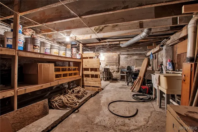 $109,900 | 563 Tronolone Place, Niagara Falls, NY 14301