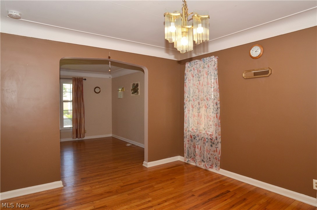4110 Stilmore Road Cleveland, OH 44121 - Photo 9 of 30