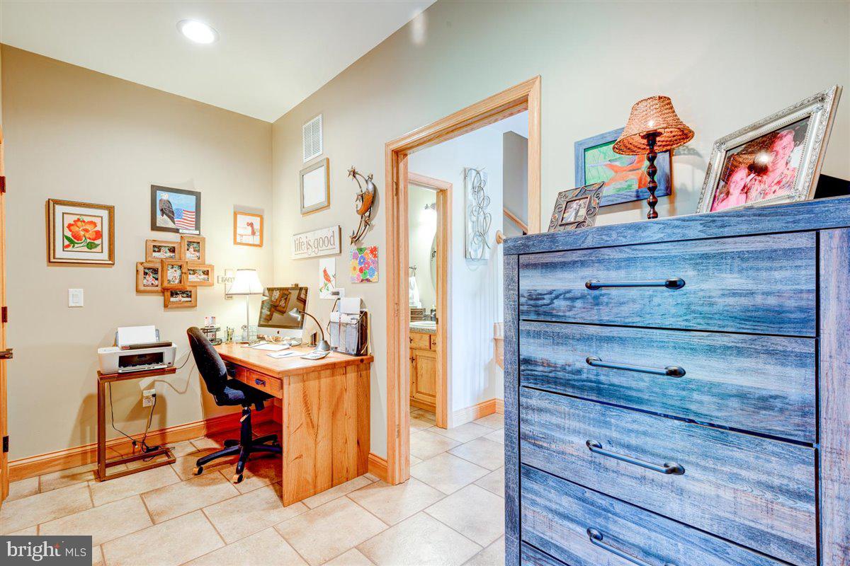 11247 Orchard Road Waynesboro, PA 17268 - Photo 17 of 122 Gallery Image 17