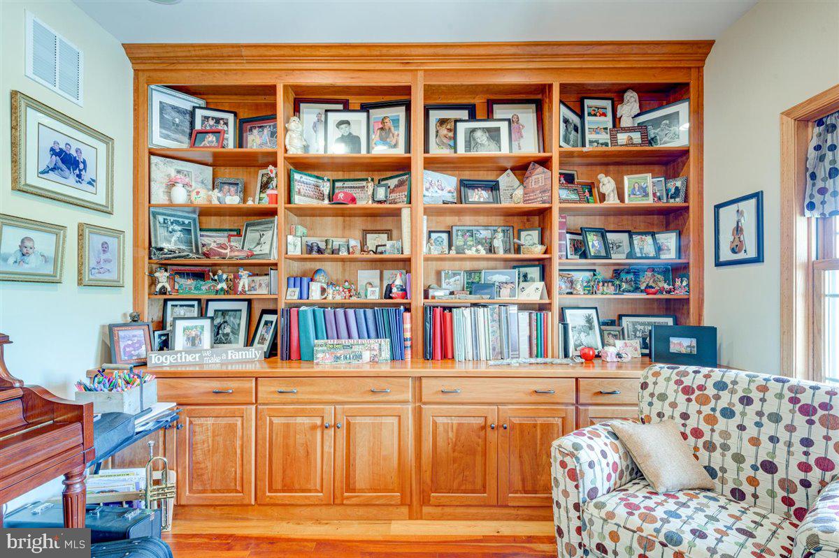 11247 Orchard Road Waynesboro, PA 17268 - Photo 10 of 122 Gallery Image 10