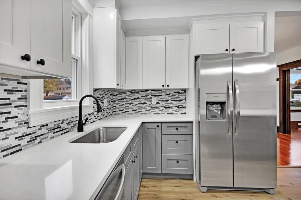 5 Lancaster Road Methuen, MA 01844 - Photo 8 of 37 Gallery Image 8