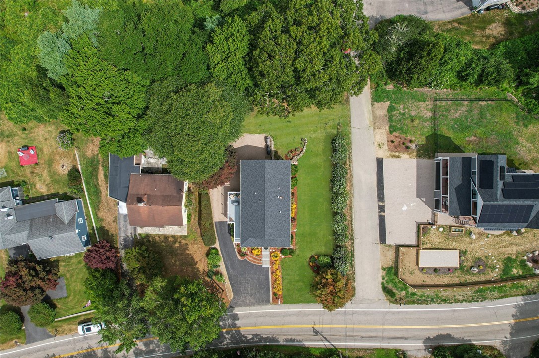 147 Foddering Farm Road Narragansett, RI 02882 - Photo 3 of 25