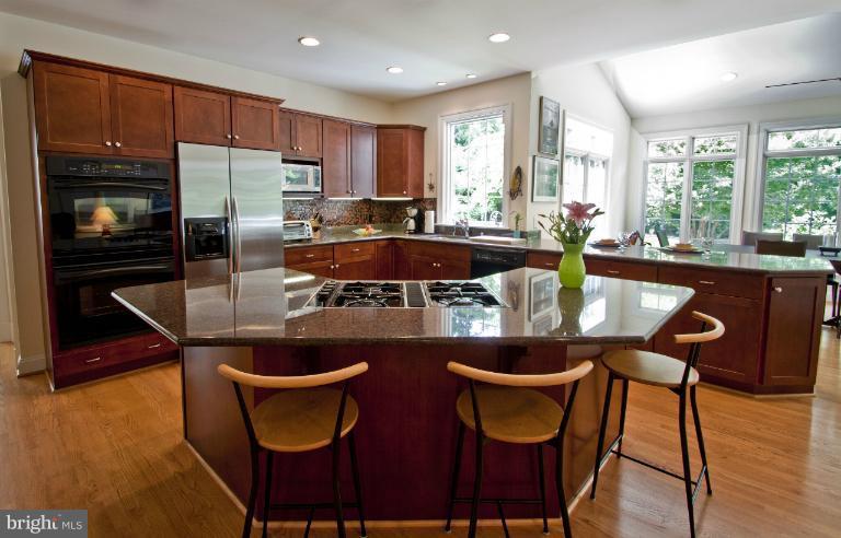 934 Hilltop Road Arnold, MD 21012 - Photo 18 of 30 Kitchen