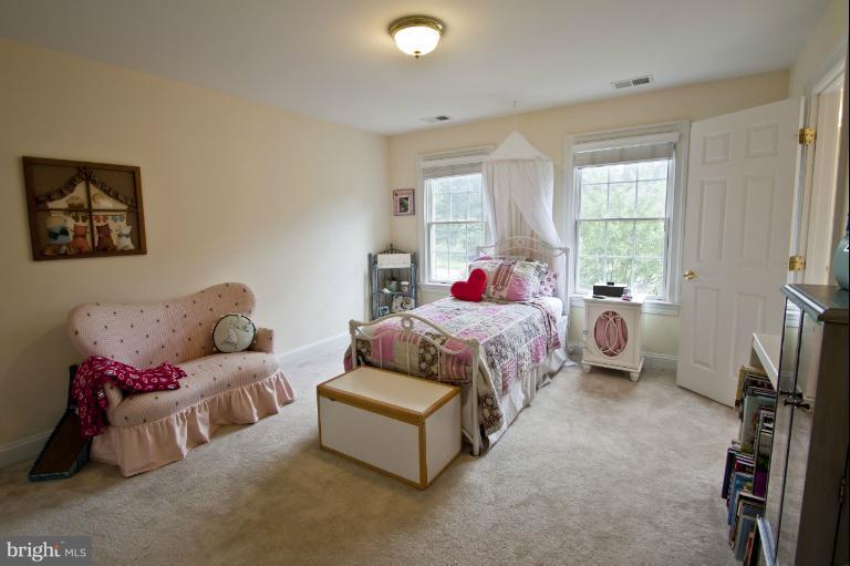 934 Hilltop Road Arnold, MD 21012 - Photo 25 of 30 Bedroom