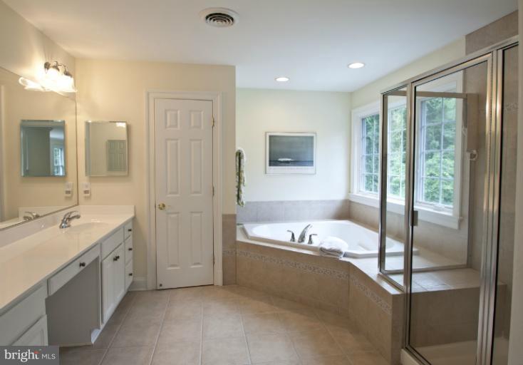 934 Hilltop Road Arnold, MD 21012 - Photo 8 of 30 Bath (Master)