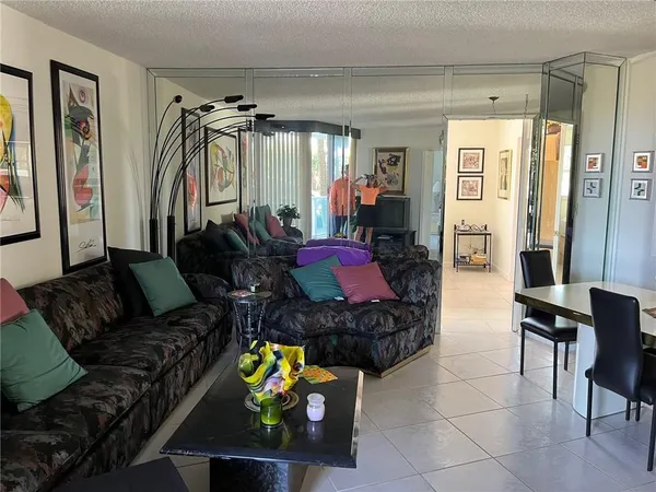 $6,000 | 333 Northeast 21st Avenue, Unit 304, Deerfield Beach, FL 33441