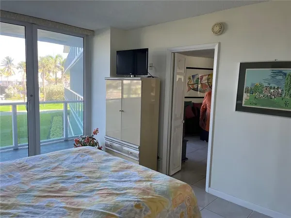$6,000 | 333 Northeast 21st Avenue, Unit 304, Deerfield Beach, FL 33441