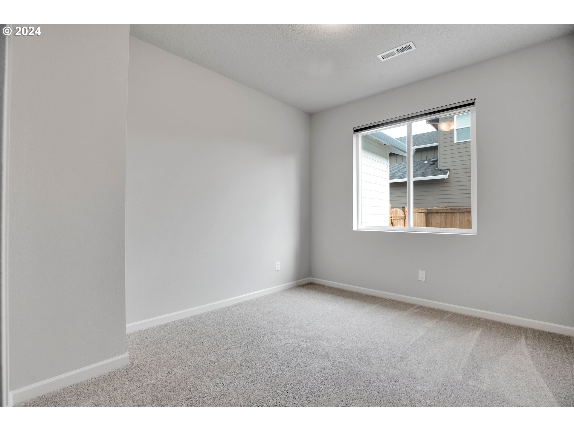 37332 Coho Street Sandy, OR 97055 - Photo 29 of 38 a view of an empty room with a window