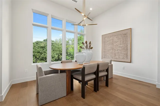 a en suite bathroom with a sink and a mirror