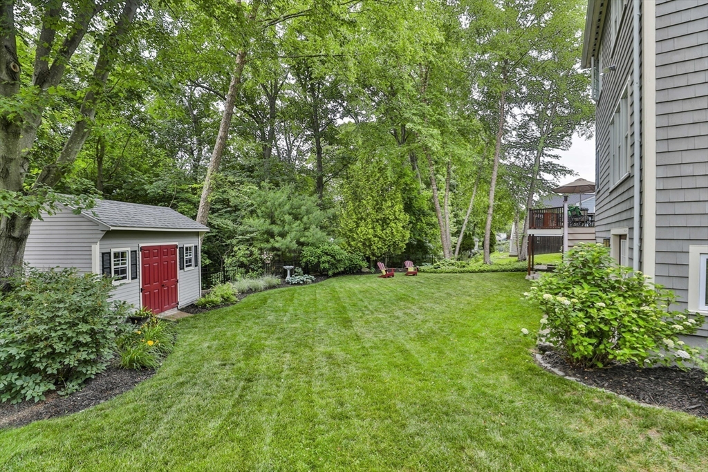 33 Reynolds Road Wakefield, MA 01880 - Photo 35 of 42