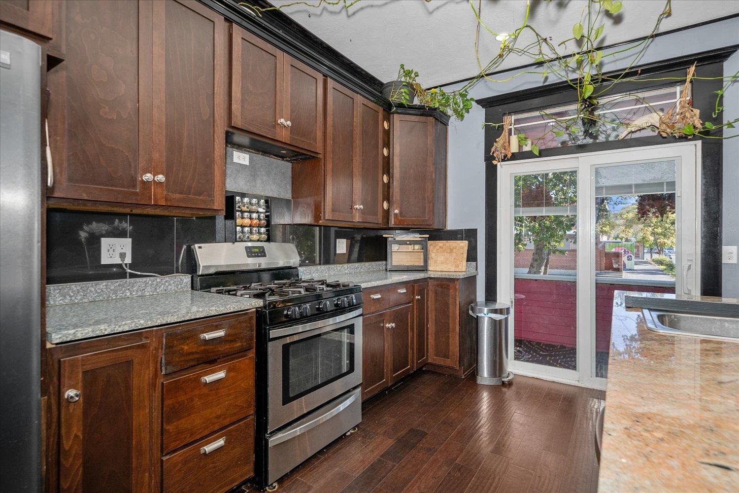 1104 West Maxwell Avenue Spokane, WA 99201 - Photo 11 of 44