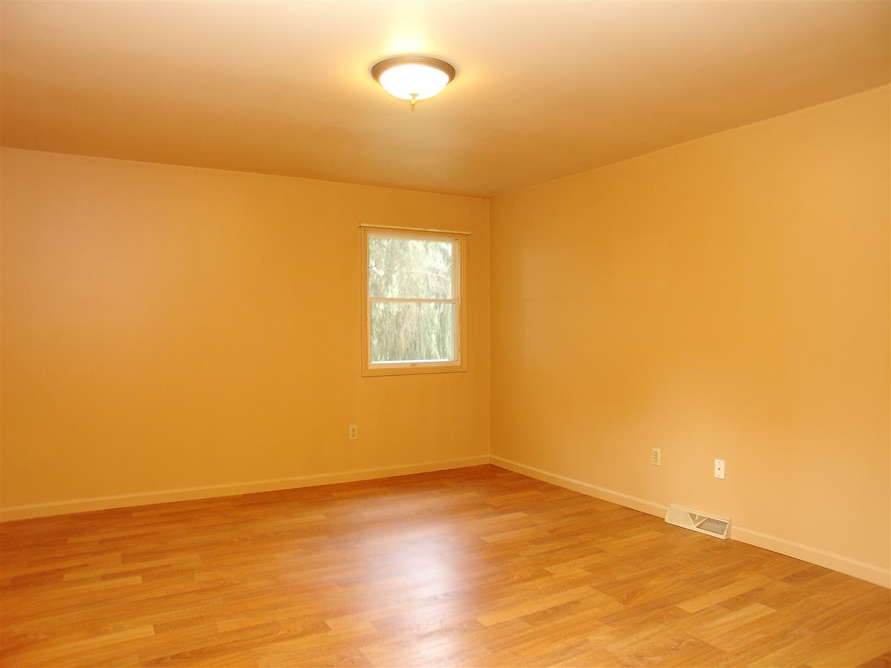 52 Ray Road Clifton Park, NY 12148 - Photo 7 of 15 Photo 7