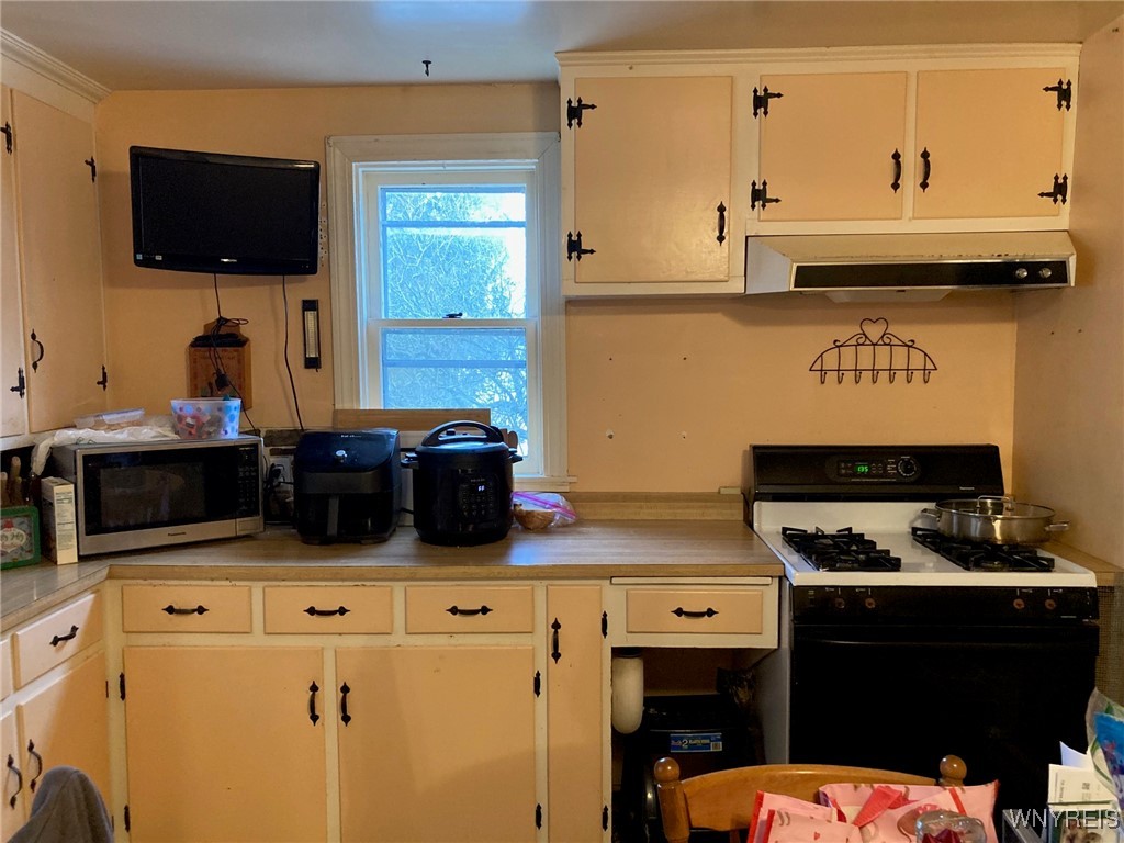 5831 Shawnee Road Cambria, NY 14132 - Photo 8 of 35