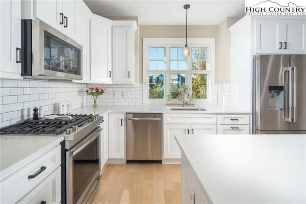 $2,059,000 | 115 Dugger Rdg Trail, Boone, NC 28607