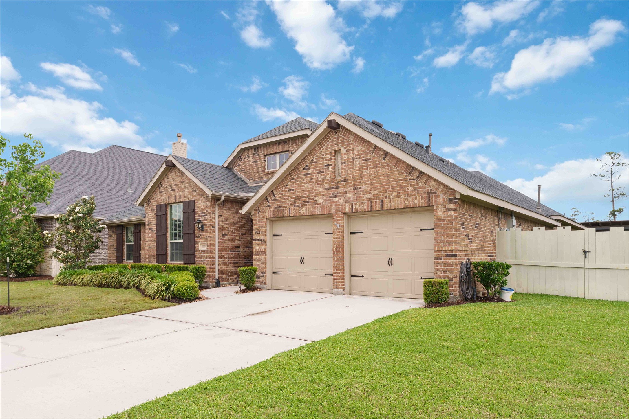Welcome Home! 10127 Coopers Hawk Way is a very well maintained 3 bedroom/2 bath Highland Home built in 2028, located in the prestigious master planned community of Harpers Preserve