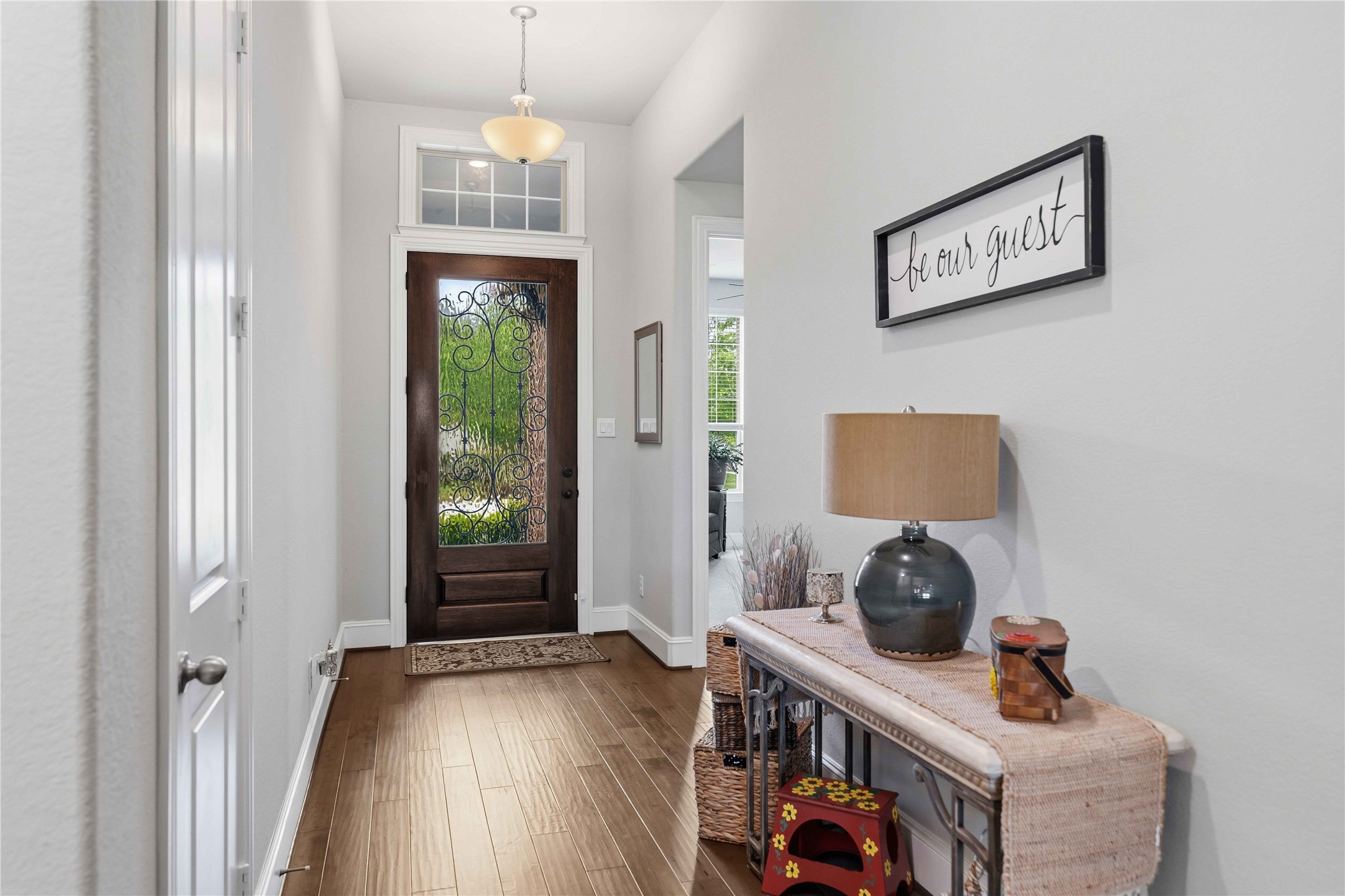 10127 Cooper's Hawk Way Conroe, TX 77385 - Photo 6 of 35 Inviting entryway welcomes you home