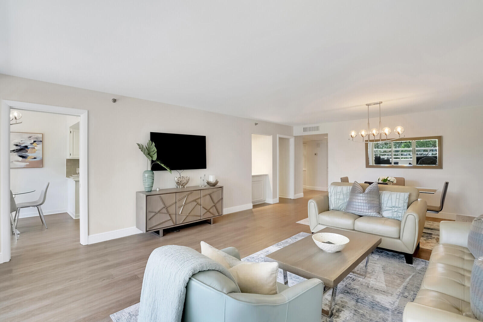 4101 North Ocean Boulevard, Unit D207 Boca Raton, FL 33431 - Photo 20 of 38 Living Room
