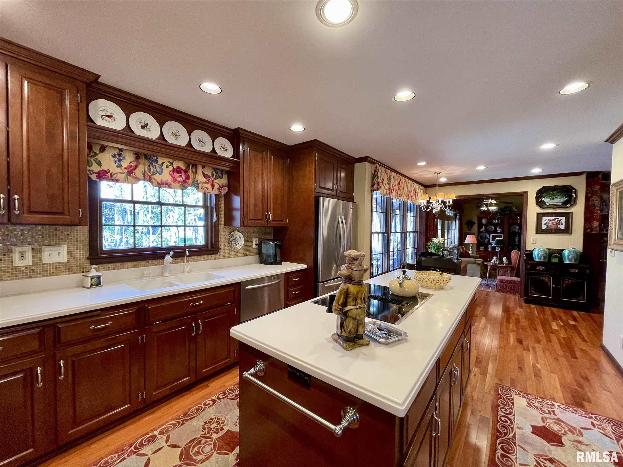 411 West Ravinwoods Road Peoria, IL 61615 - Photo 19 of 50 Gallery Image 19