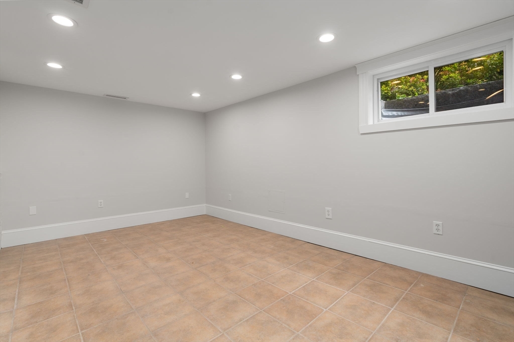 8 Avon Road Wellesley, MA 02482 - Photo 22 of 28