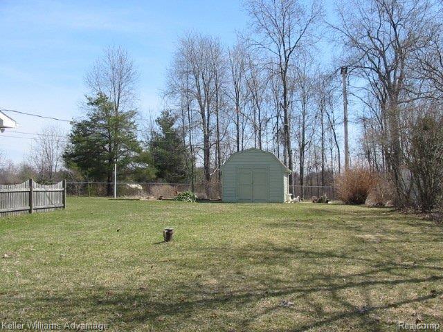 1525 South Tipsico Lake Road Milford, MI 48380 - Photo 10 of 14 Back yard/shed