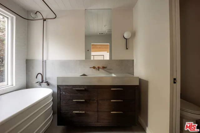 $2,195,000 | 2139 Baxter Street, Los Angeles, CA 90039