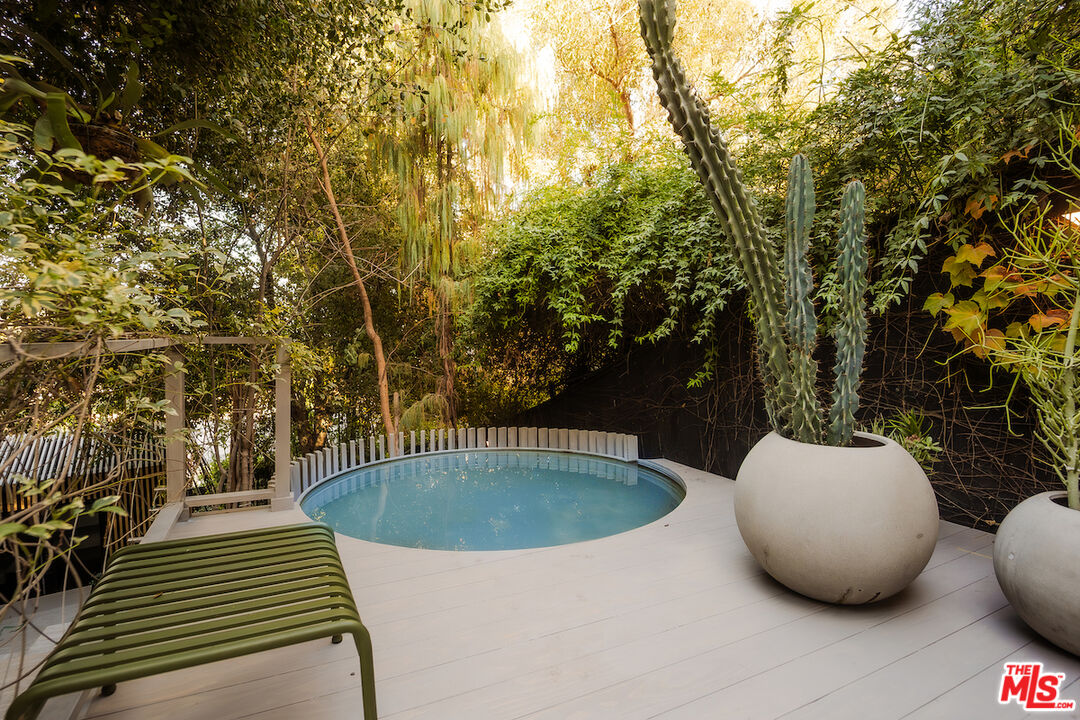 2139 Baxter Street Los Angeles, CA 90039 - Photo 39 of 55 a view of outdoor space and yard