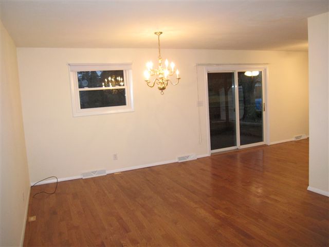 2316 West Overhill Road Peoria, IL 61615 - Photo 4 of 15 Gallery Image 4