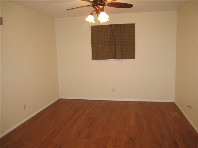 2316 West Overhill Road Peoria, IL 61615 - Photo 8 of 15 Gallery Image 8