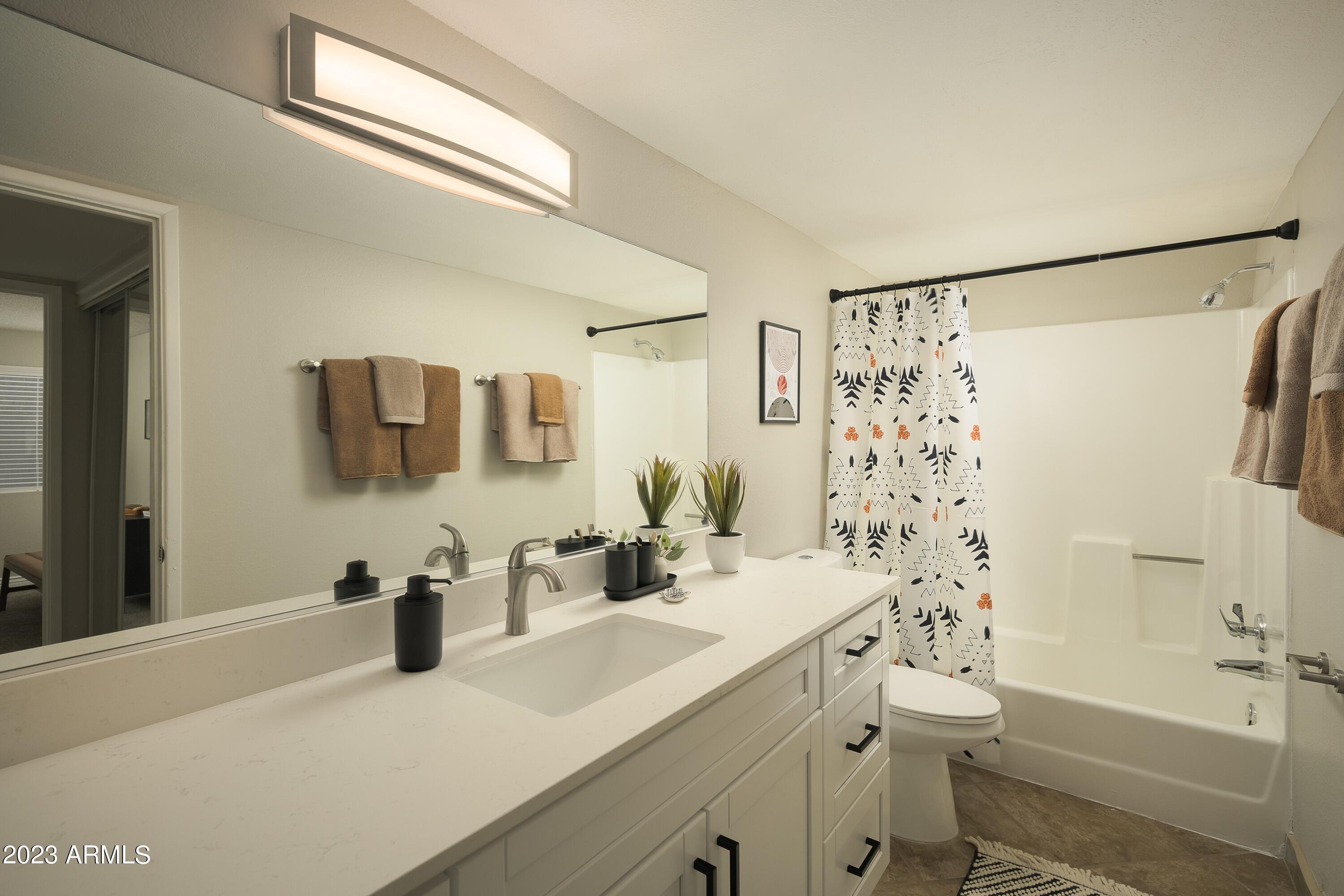 8550 East McDowell Road, Unit 1 Scottsdale, AZ 85257 - Photo 8 of 11 Bathroom