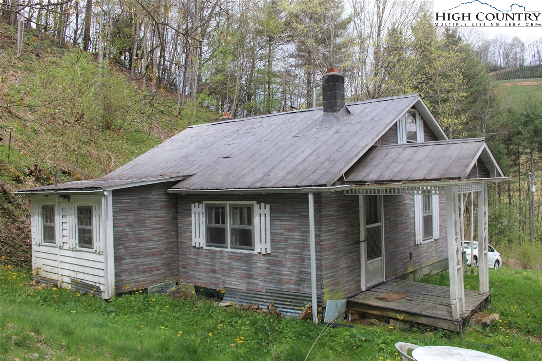 923 East Big Springs Road Lansing, NC 28643 - Photo 1 of 16 Gallery Image 1